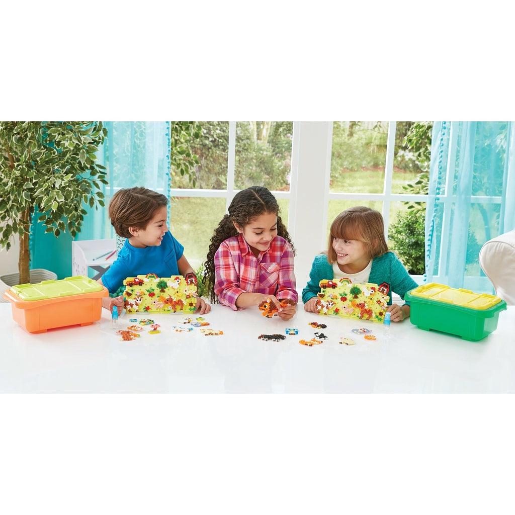 AquaBeads Jumbo Arts & Crafts Set for Children in Day on The Farm Theme -  Over 3,500 Beads & 2 Display Stands