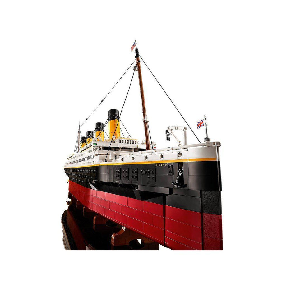 https://www.redballoontoystore.com/cdn/shop/products/Titanic-Building-LEGO-4_460x@2x.jpg?v=1641555870